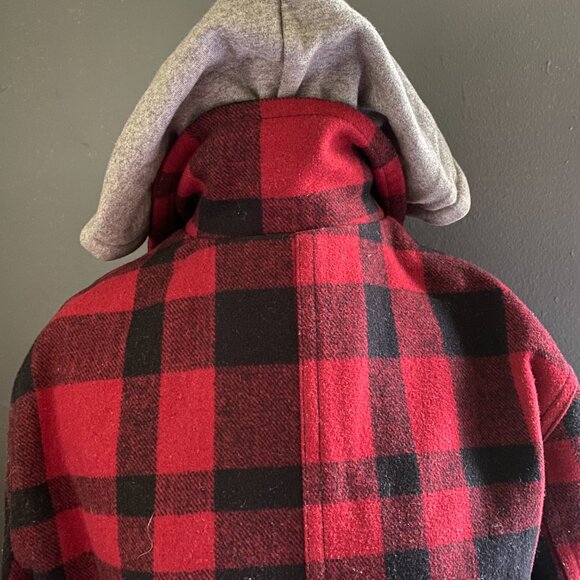 American Eagle Outfitters Black and Red Checkered Flannel Jacket sz M - Picture 6 of 8